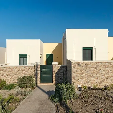 House Myrtos